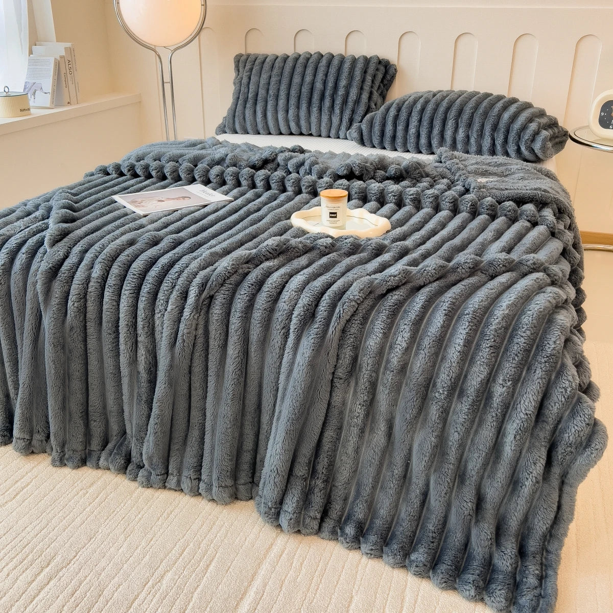Solid color thickened wide striped blanket