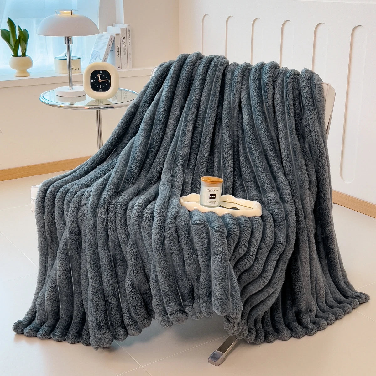 Solid color thickened wide striped blanket