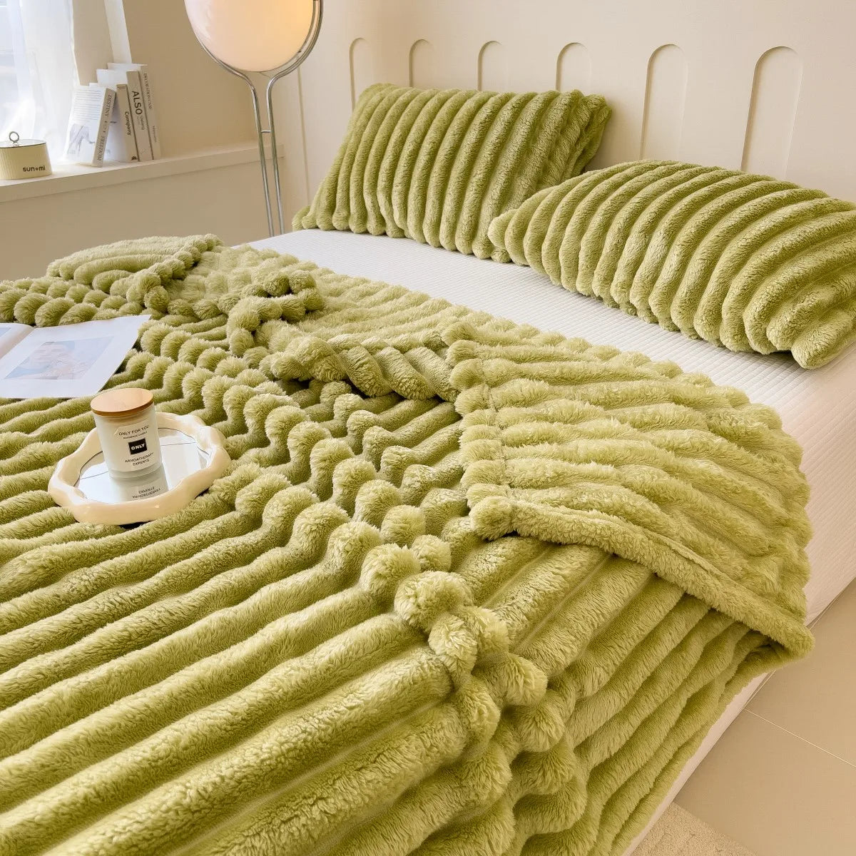 Solid color thickened wide striped blanket