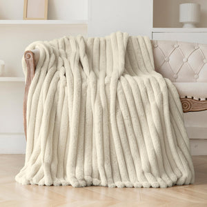 Soft Triangle Pattern Fleece Blanket